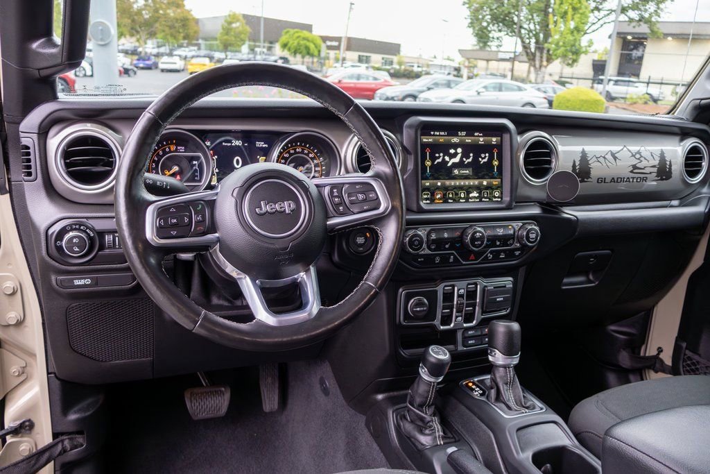 Used 2020 Jeep Gladiator Overland image 16