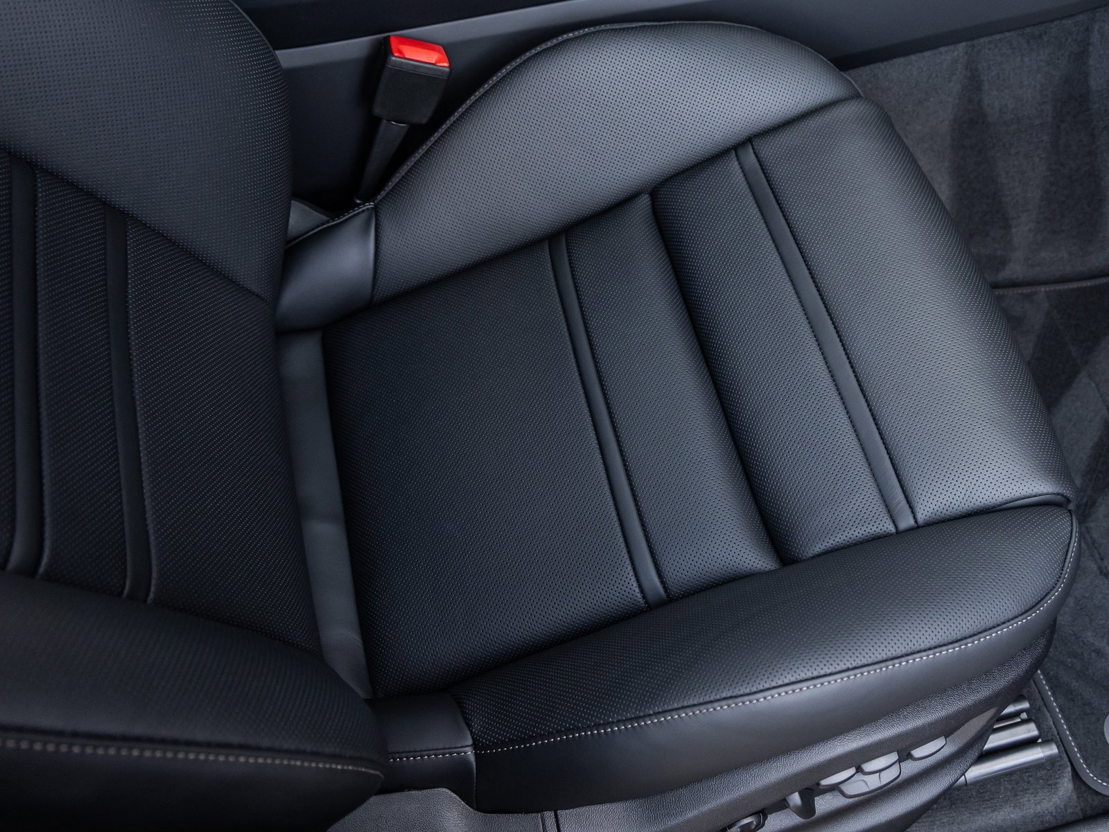 New 2026 Porsche Cayenne Turbo image 46