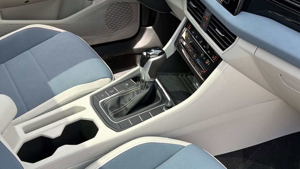 New 2026 Volkswagen Jetta SE FWD image 9