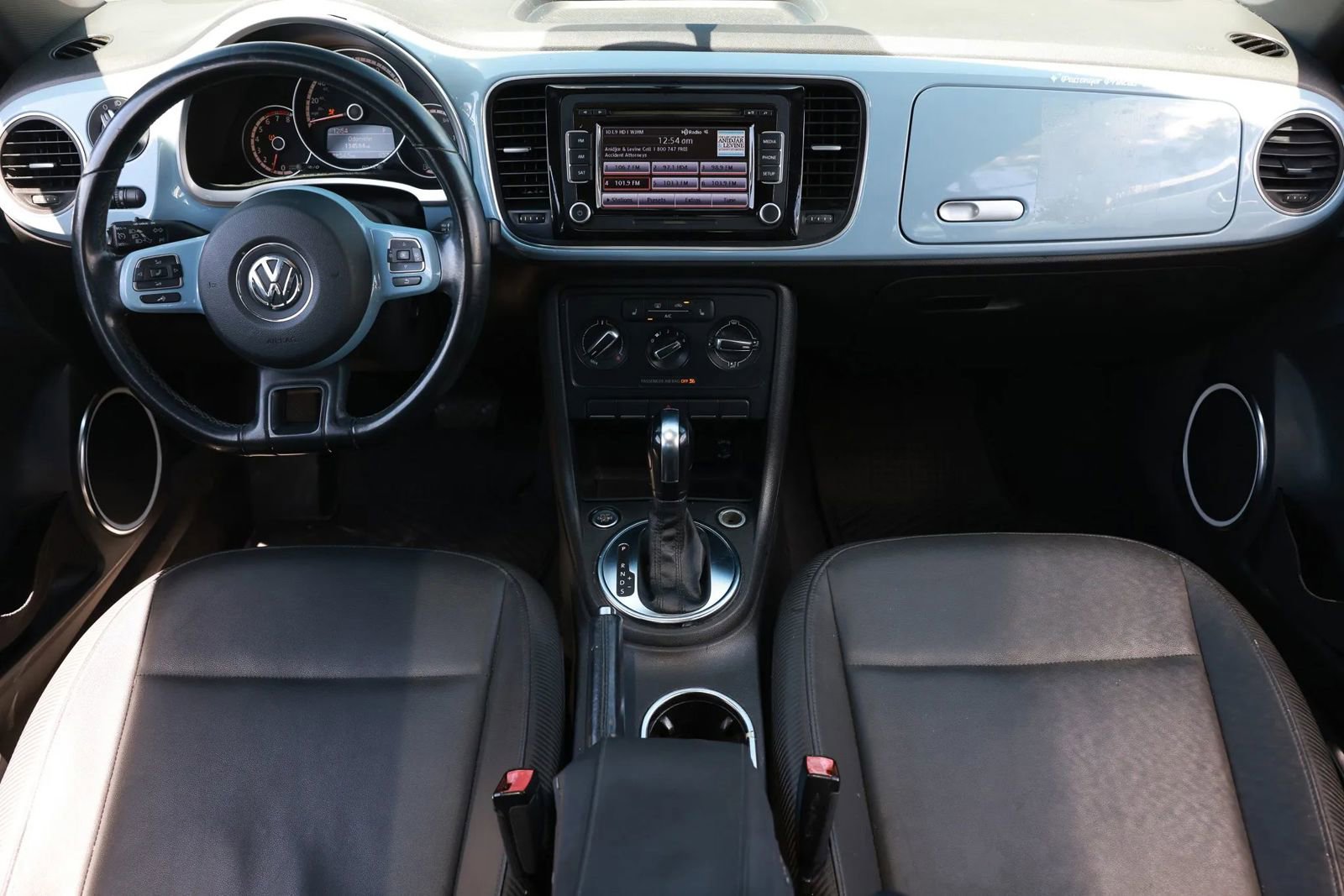 Used 2013 Volkswagen Beetle 2.5 image 2