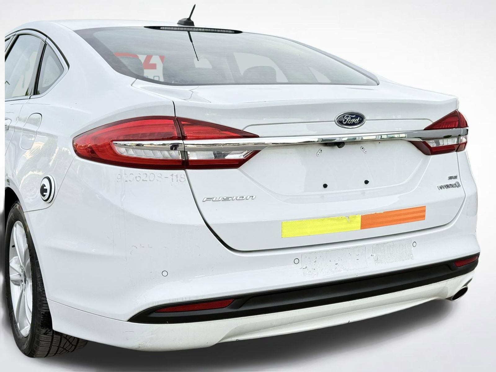 Used 2018 Ford Fusion SE w/ Equipment Group 602A FWD image 2