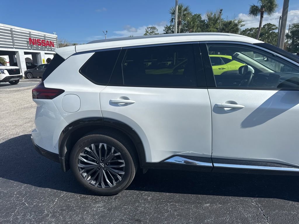 Used 2024 Nissan Rogue Platinum w/ Platinum Premium Package FWD image 7