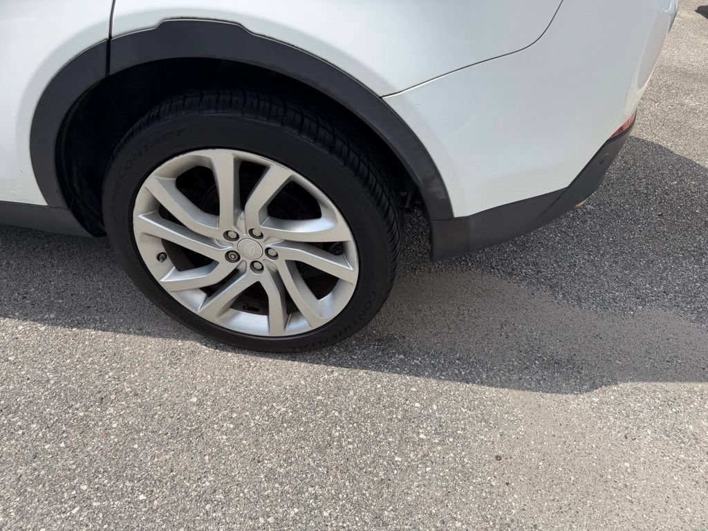 Used 2017 Land Rover Discovery Sport HSE AWD/4WD image 8