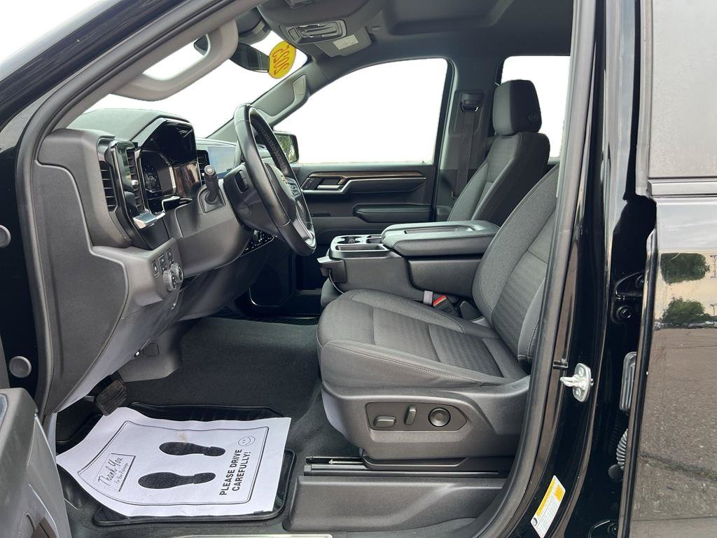 Used 2025 Chevrolet Silverado 1500 LT AWD/4WD image 7