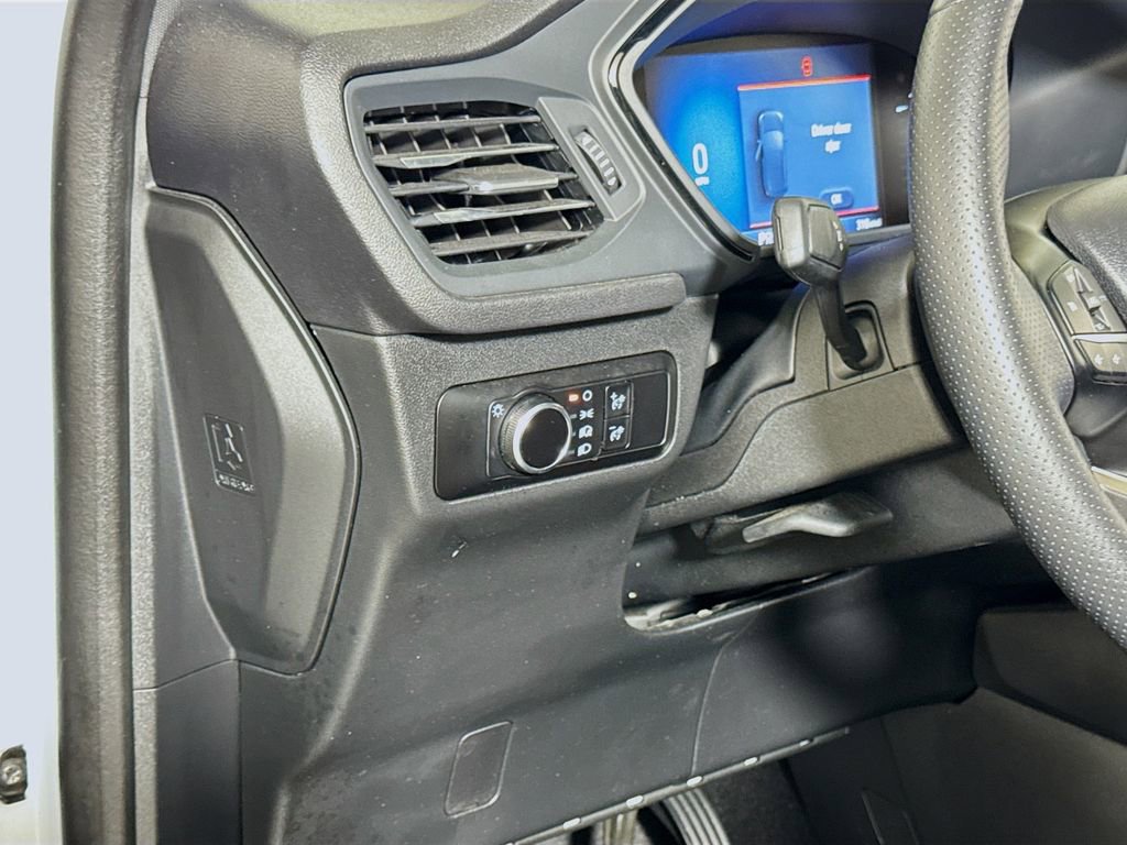 Used 2025 Ford Escape ST-Line image 8