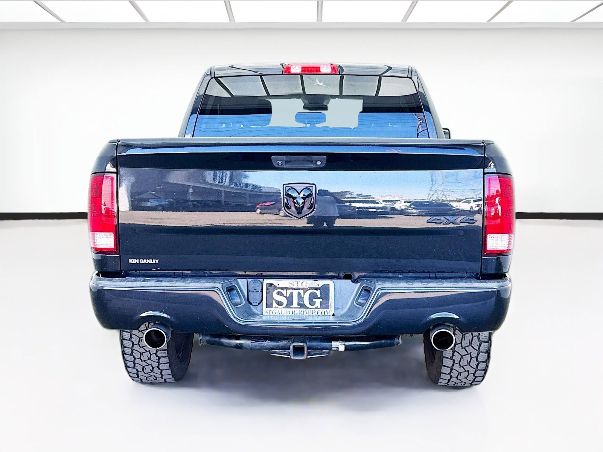 Used 2018 RAM 1500 Express w/ Black Ram 1500 Express Group image 5