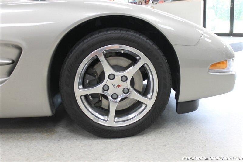 Used 2000 Chevrolet Corvette Convertible w/ Performance Handling Pkg RWD image 33