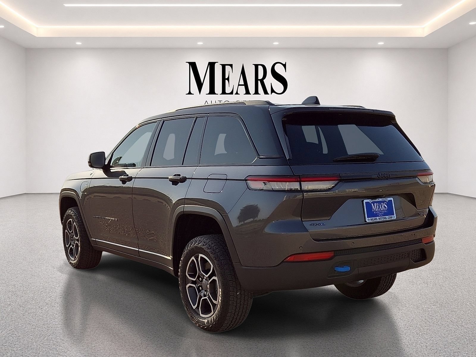 Used 2023 Jeep Grand Cherokee Trailhawk AWD/4WD image 3
