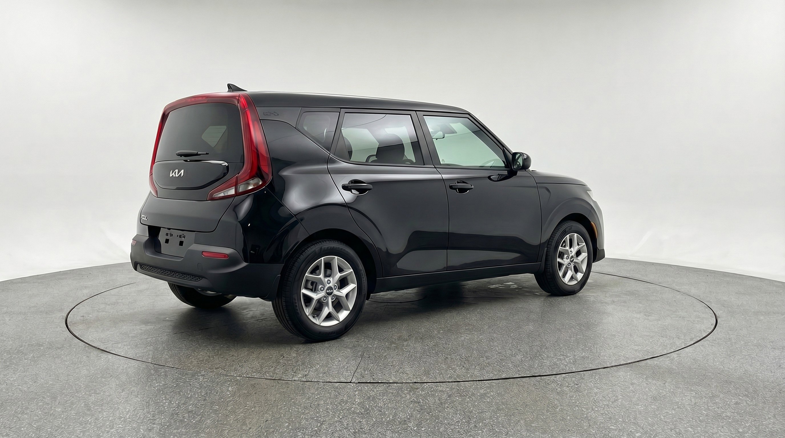 Used 2025 Kia Soul LX w/ LX Technology Package image 9