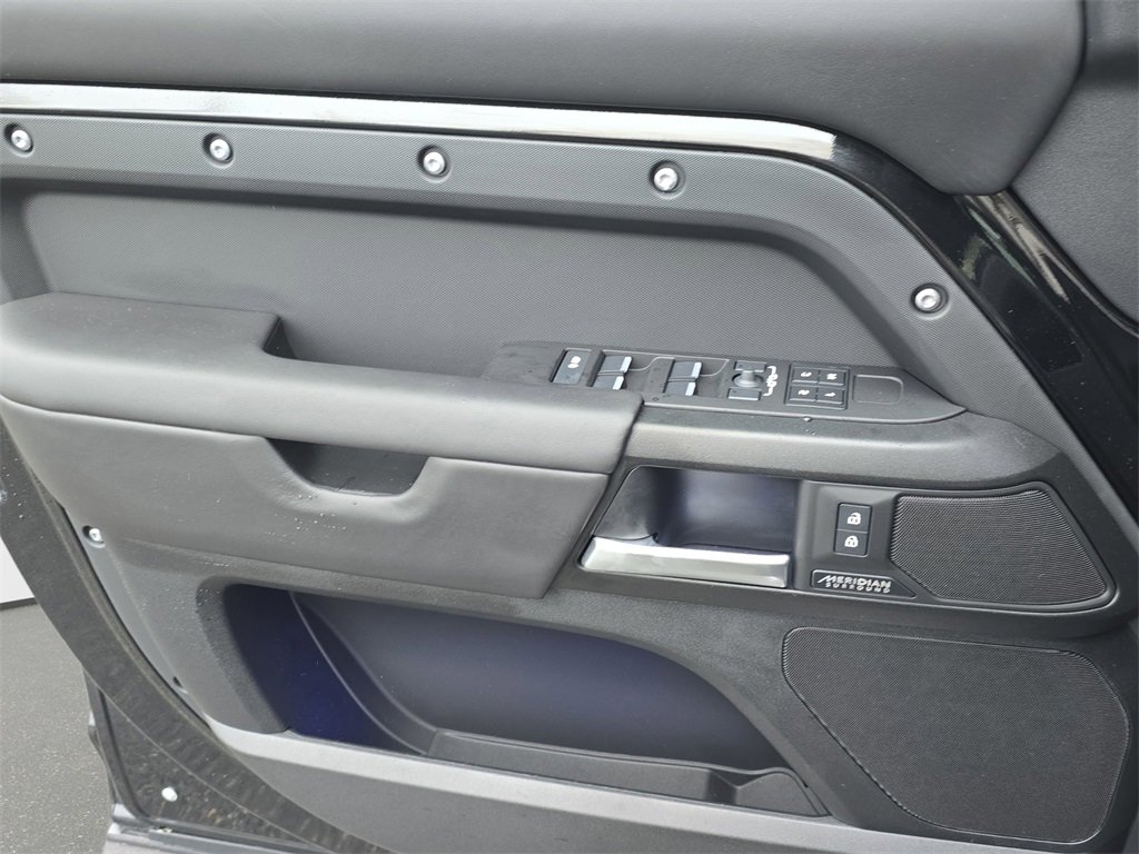 New 2026 Land Rover Defender 110 V8 image 29