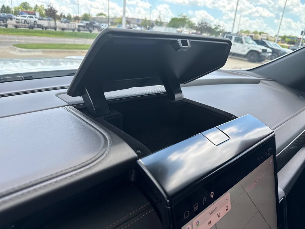 Certified 2025 GMC Yukon XL AT4 w/ AT4 Premium Package AWD/4WD image 36