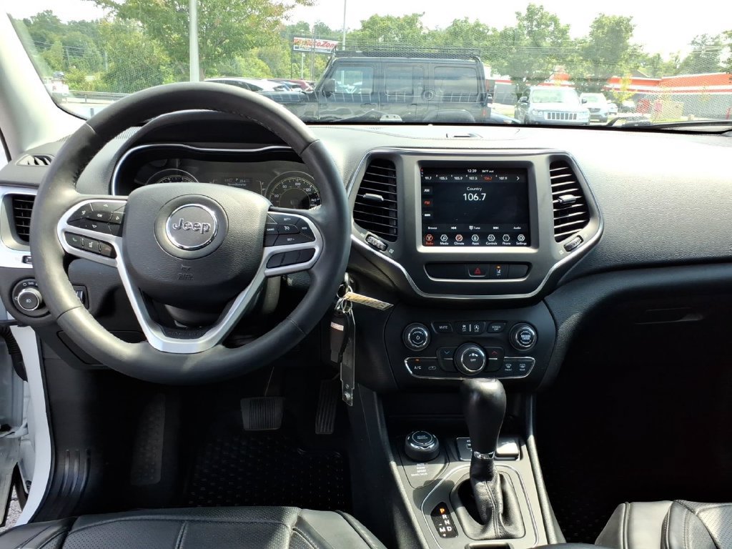 Used 2022 Jeep Cherokee Latitude AWD/4WD image 7