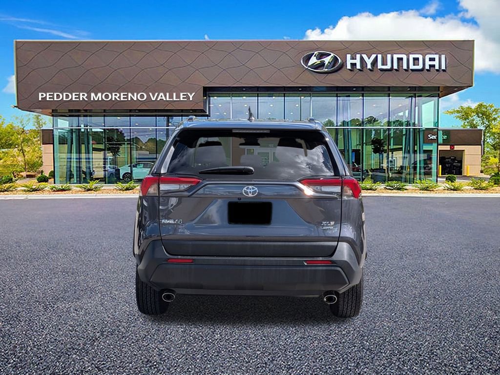 Used 2025 Toyota RAV4 XLE w/ Convenience Package image 4