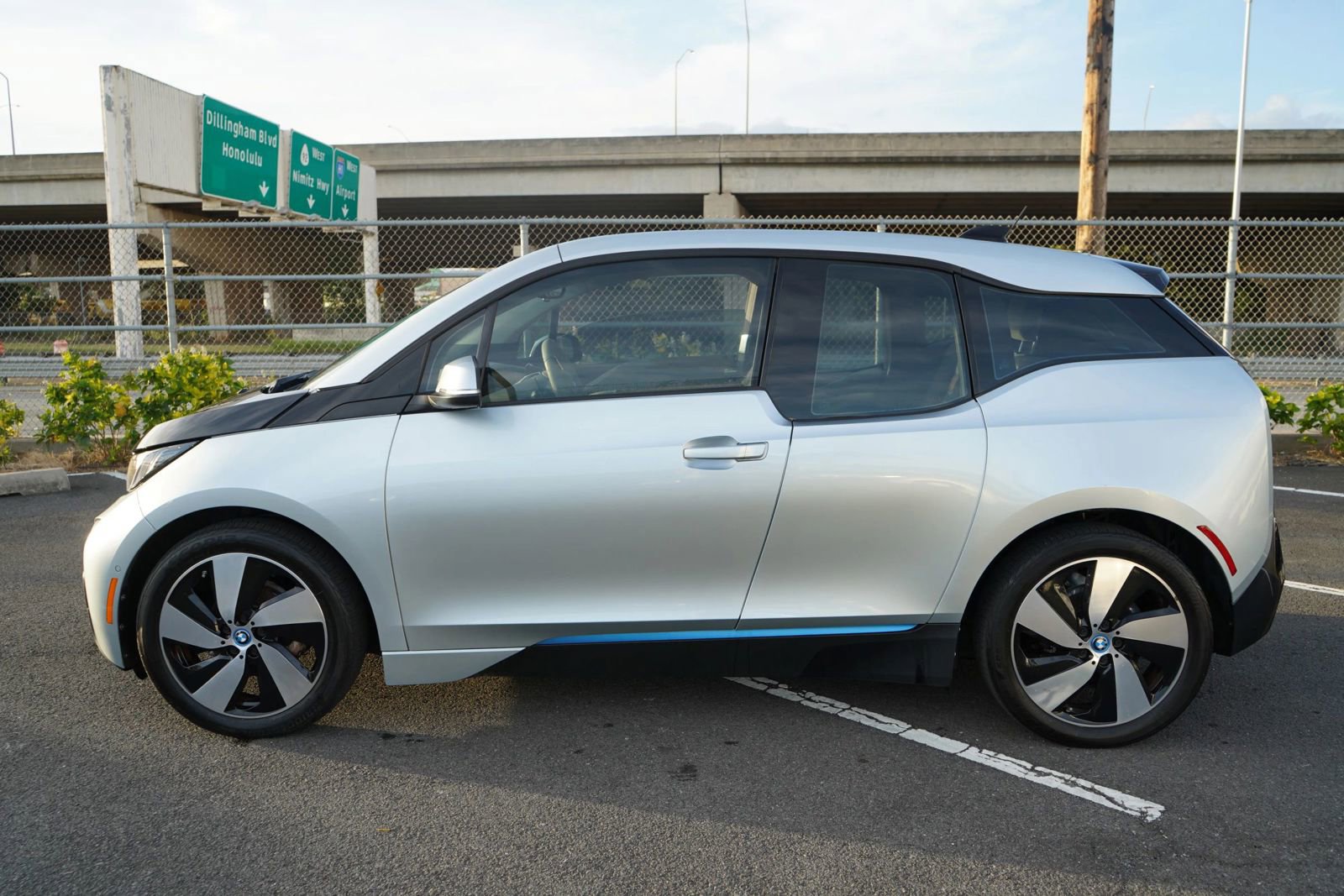 Used 2014 BMW i3 RWD image 2