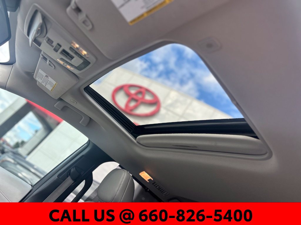 Certified 2025 Toyota Sienna XLE w/ XLE Plus Package FWD image 11
