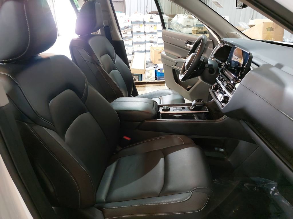 Used 2023 Nissan Pathfinder SL w/ SL Premium Package image 10