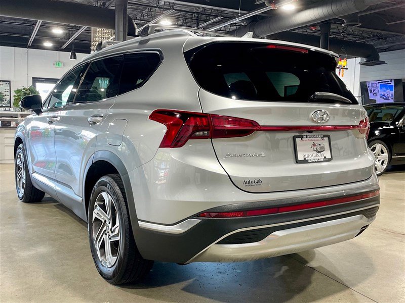 Used 2022 Hyundai Santa Fe SEL w/ Convenience Package image 4