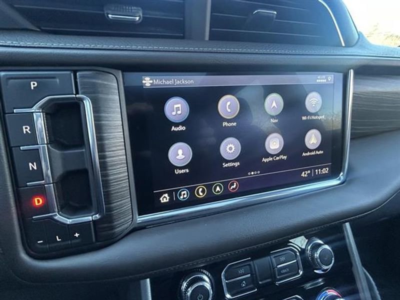 Used 2021 GMC Yukon XL Denali w/ Denali Premium Package image 18