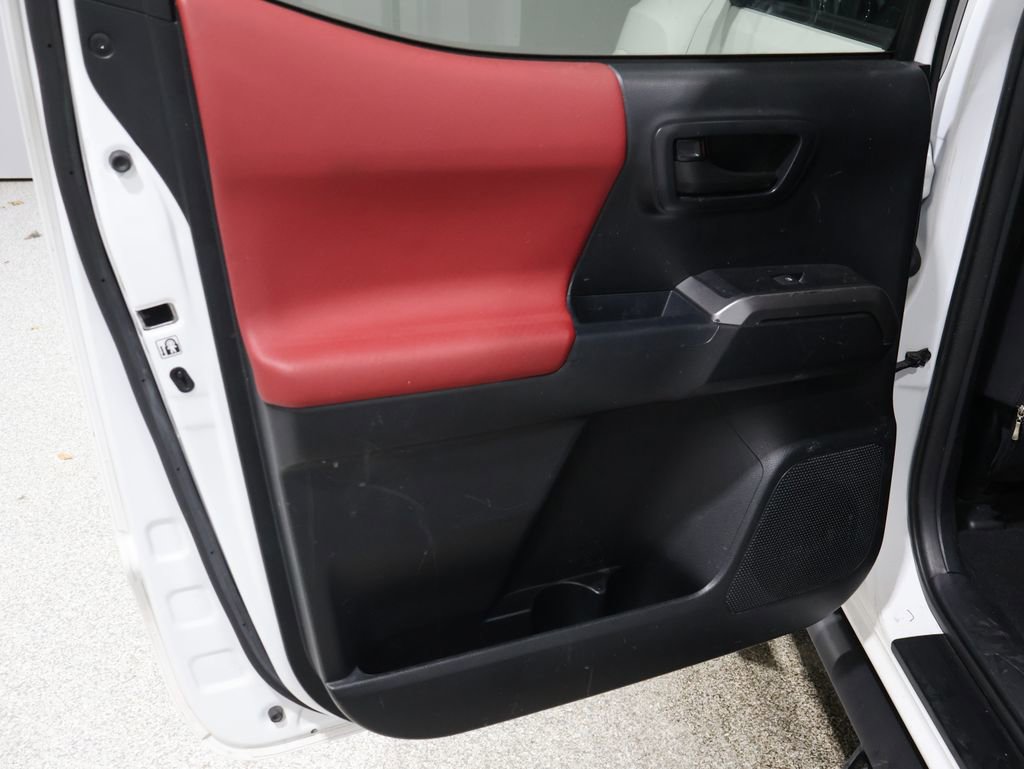 Used 2017 Toyota Tacoma SR5 image 17