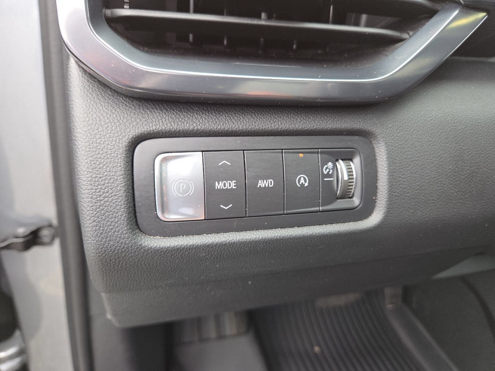 Used 2024 GMC Acadia AT4 w/ Super Cruise Package AWD/4WD image 6