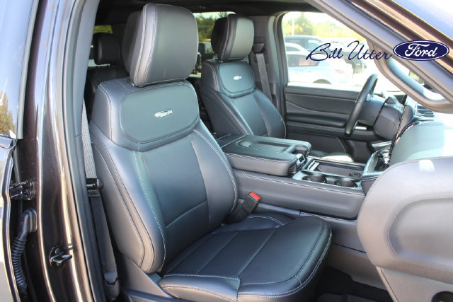 Used 2027 Ford Expedition Platinum w/ Stealth Appearance Package AWD/4WD image 11