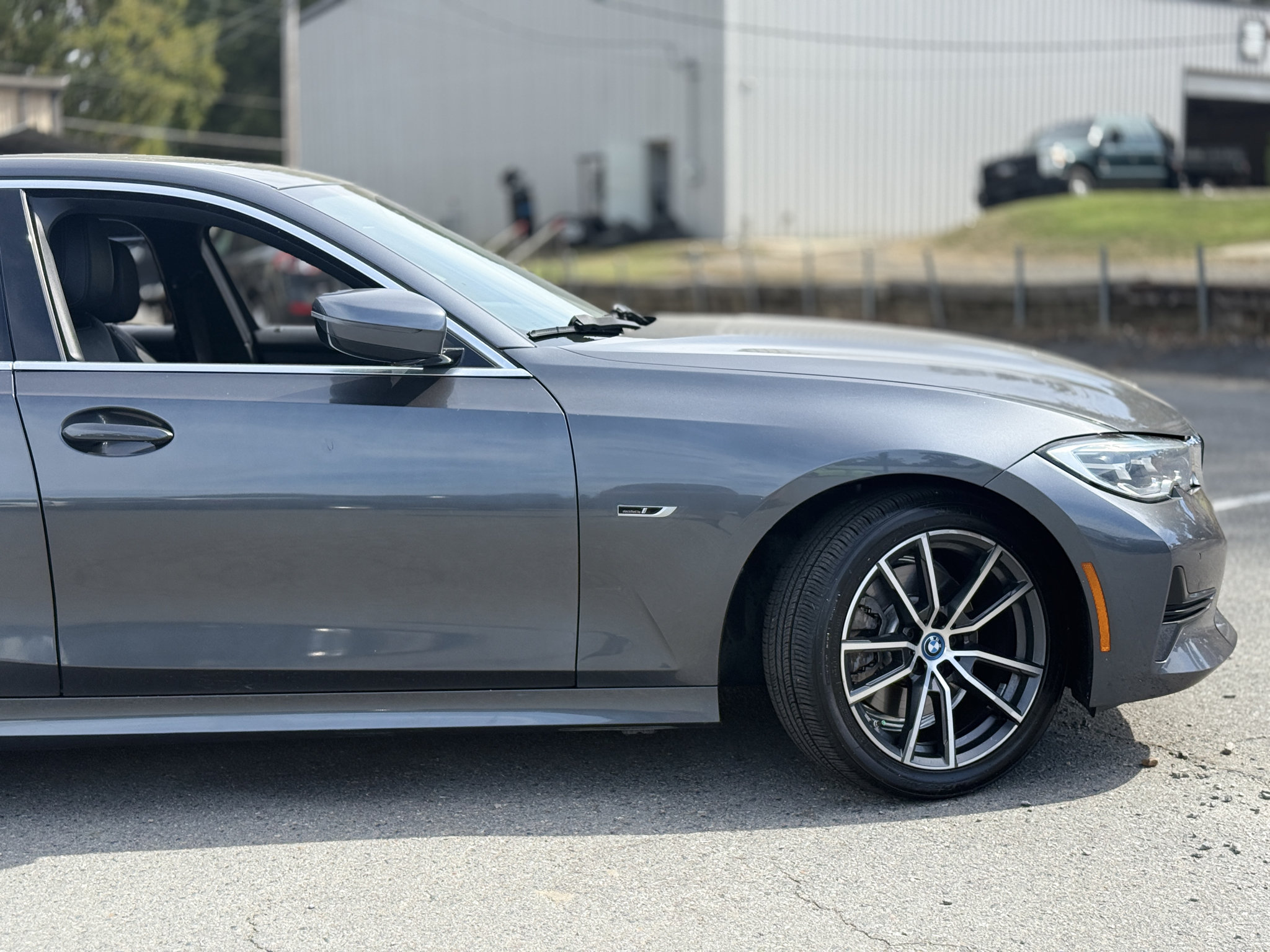 Used 2022 BMW 330e xDrive w/ Driving Assistance Package AWD/4WD image 37