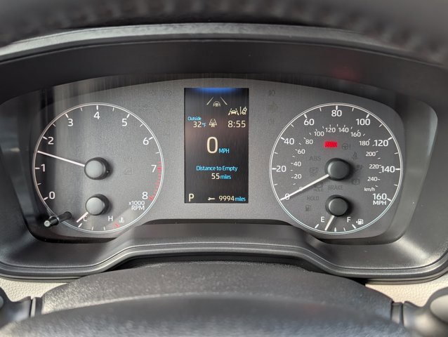 Used 2025 Toyota Corolla Cross LE image 11