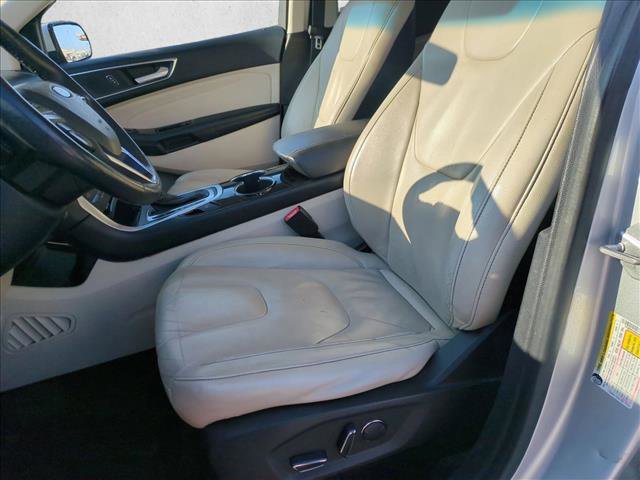 Used 2018 Ford Edge Titanium image 10