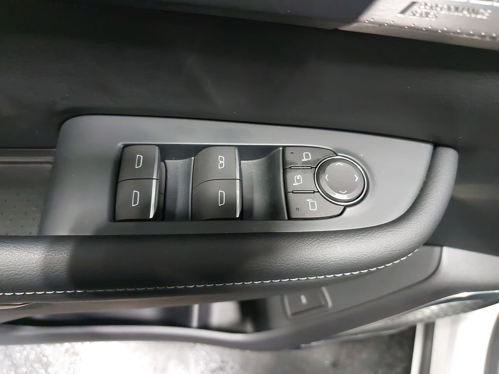 Used 2025 Buick Enclave Avenir w/ Super Cruise Package image 32