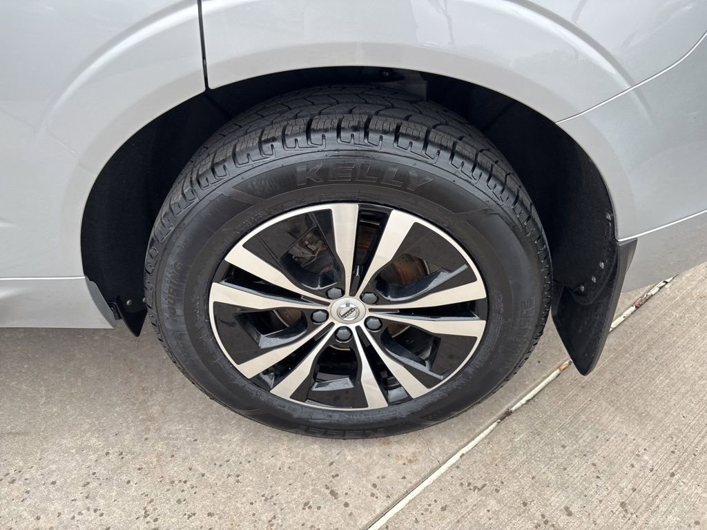 Certified 2023 Volvo XC60 B5 Core w/ Climate Package AWD/4WD image 16