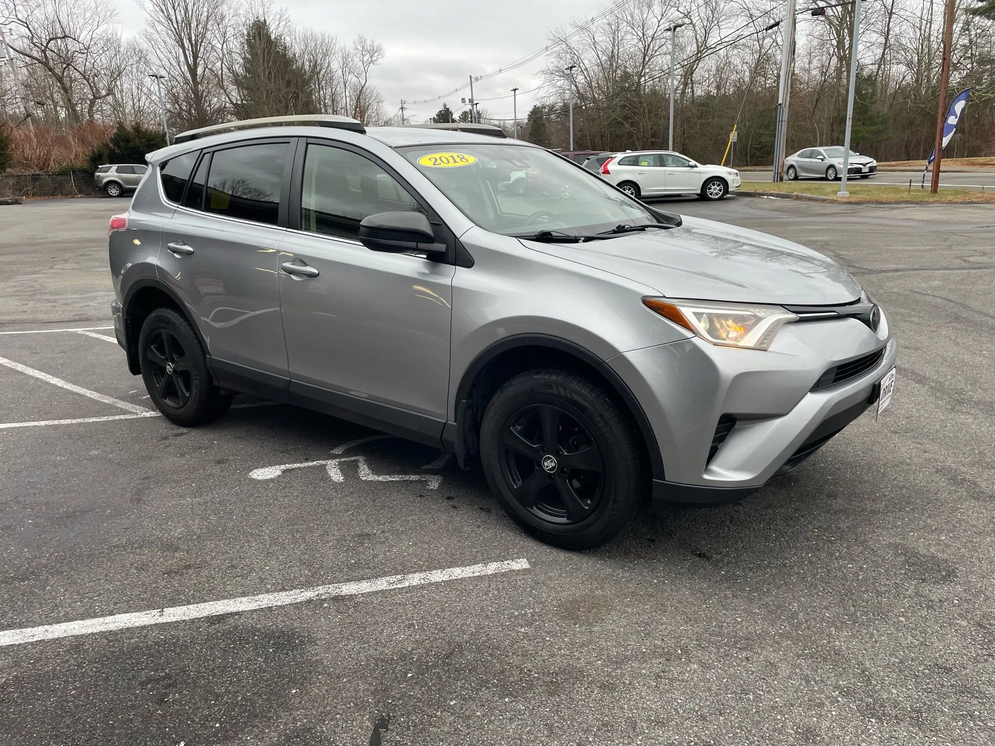 Used 2018 Toyota RAV4 LE w/ Carpet Mat Package image 6