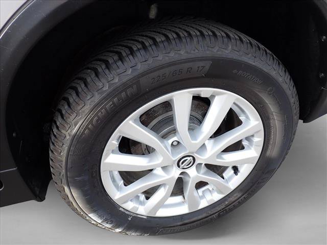 Used 2017 Nissan Rogue SV AWD/4WD image 7
