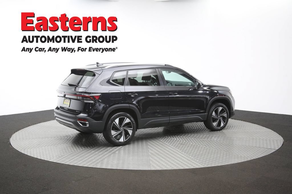 Used 2025 Volkswagen Taos SE AWD/4WD image 42