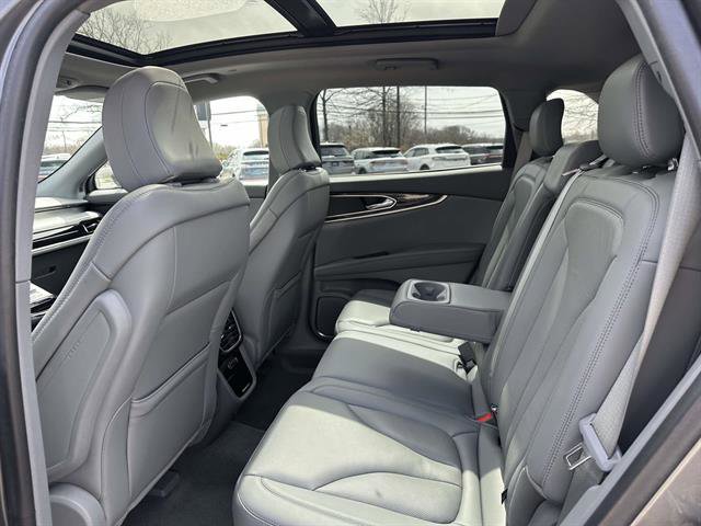 Used 2022 Lincoln Nautilus Reserve w/ Monochromatic Package image 10