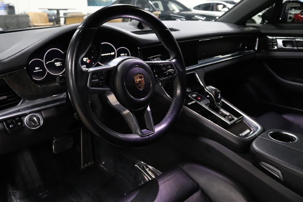 Used 2017 Porsche Panamera 4S image 10
