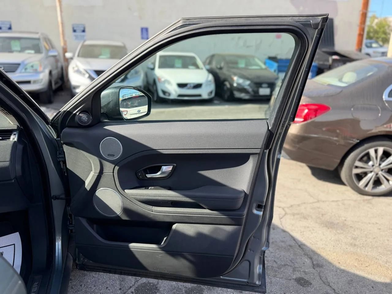 Used 2015 Land Rover Range Rover Evoque Pure image 29