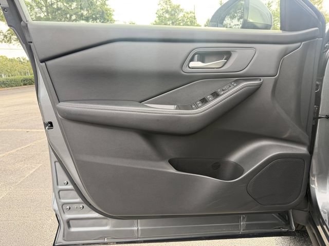 Used 2026 Nissan Rogue SV FWD image 9