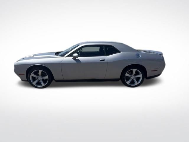 Used 2018 Dodge Challenger R/T RWD image 2