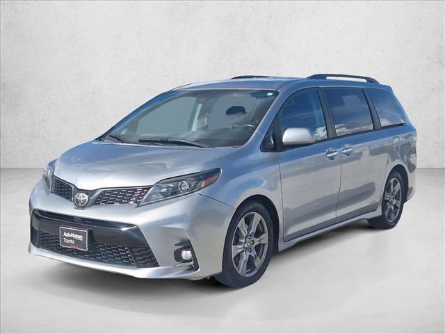 Used 2018 Toyota Sienna SE