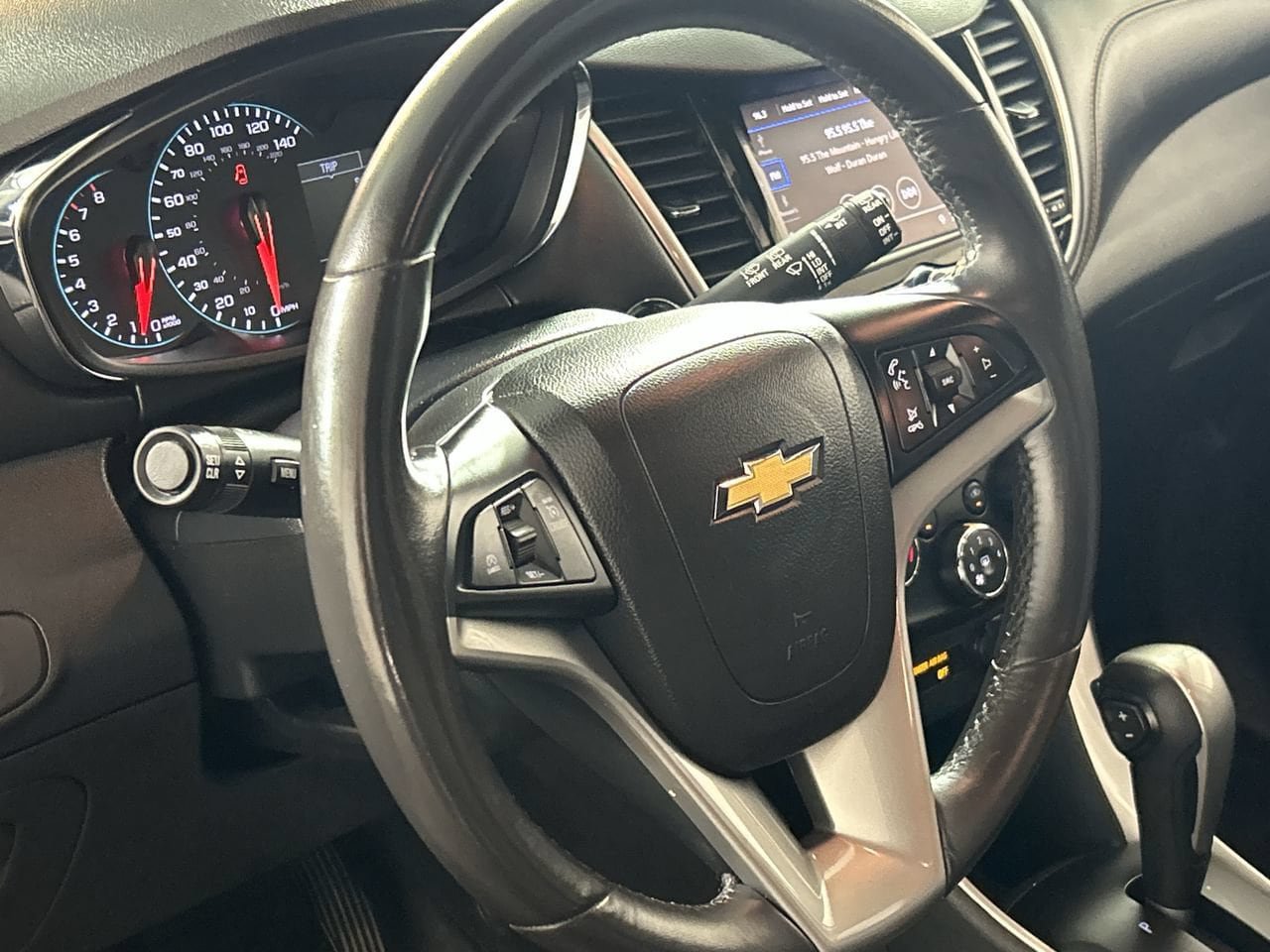 Used 2021 Chevrolet Trax LT w/ LT Convenience Package FWD image 14