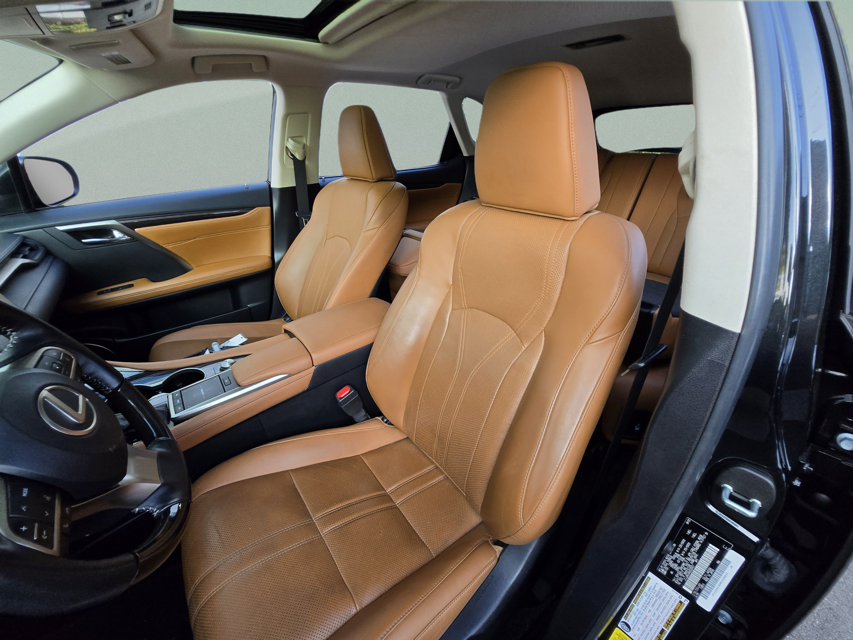 Certified 2022 Lexus RX 350L Luxury w/ Accessory Package (Z1) FWD image 12