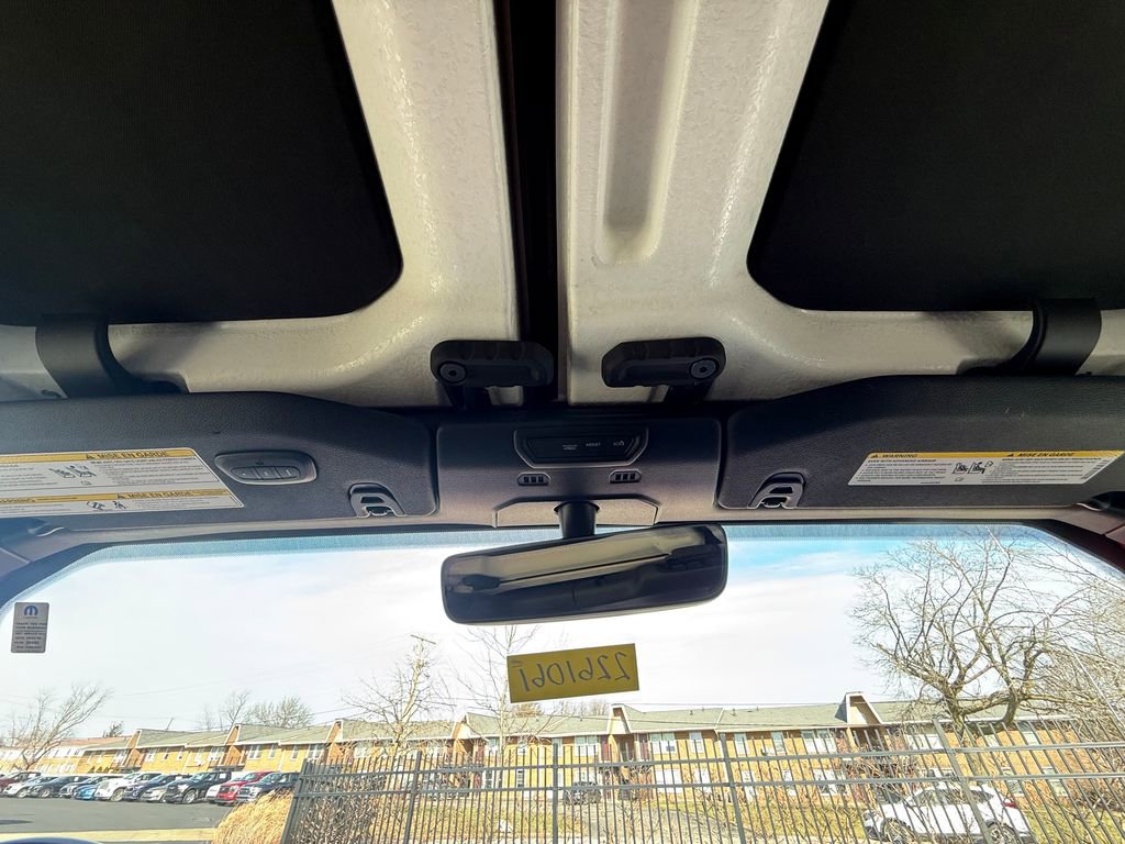 Used 2022 Jeep Wrangler Unlimited Sahara image 28