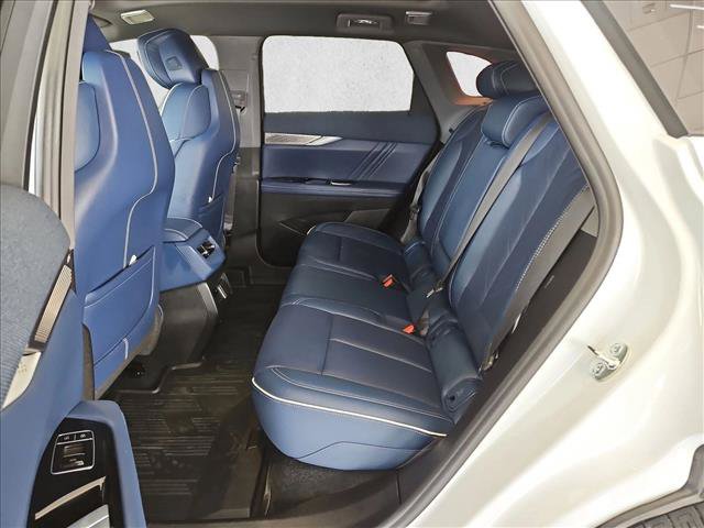 New 2026 Cadillac Optiq Luxury 2 w/ LPO, Floor Liner Package AWD/4WD image 16