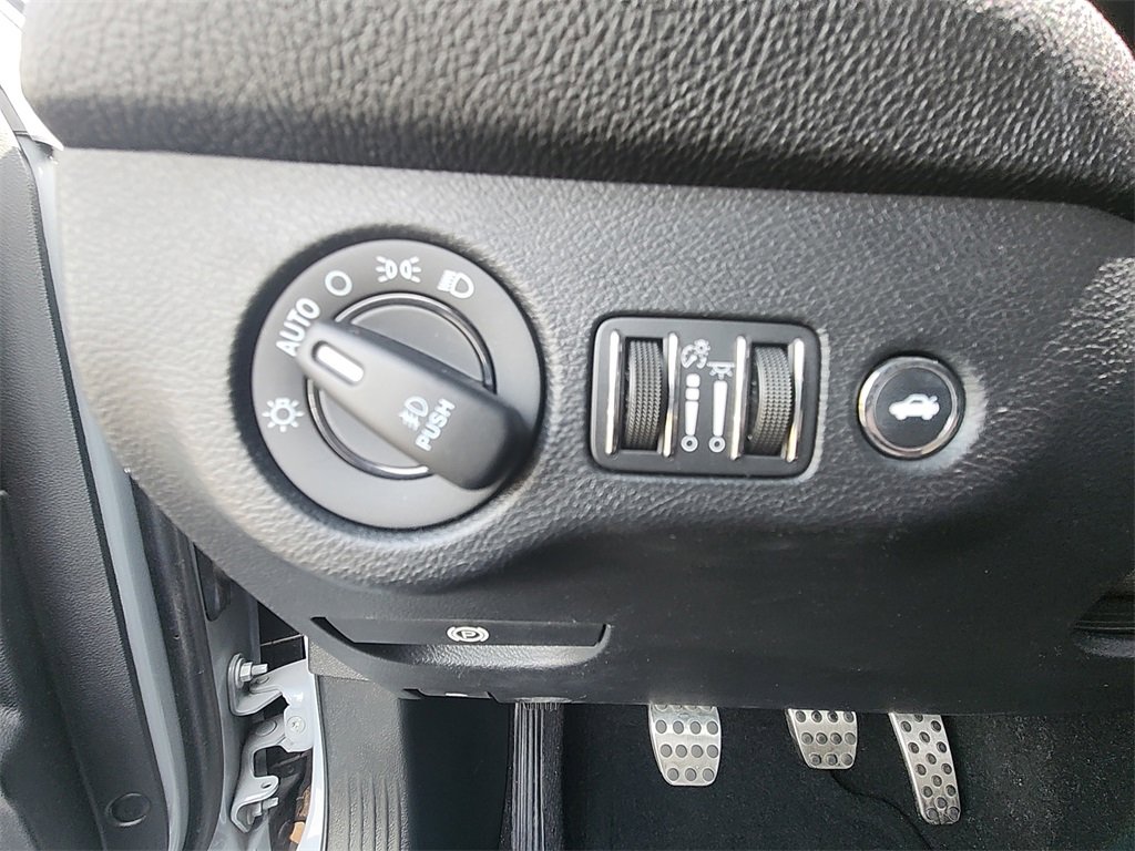 Used 2022 Dodge Challenger R/T w/ Blacktop Package image 20