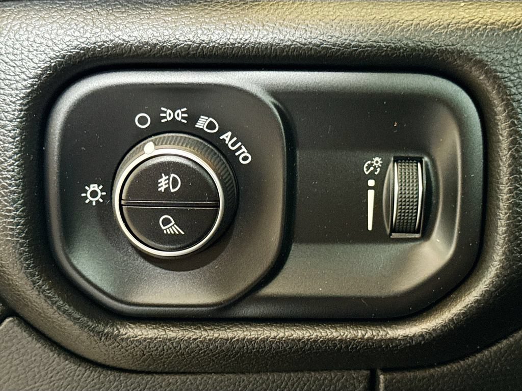 Used 2023 RAM 1500 Big Horn AWD/4WD image 12