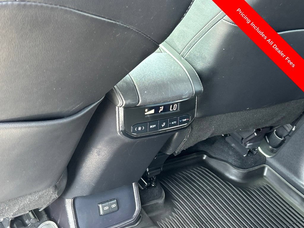 Used 2022 Toyota Highlander XSE FWD image 16