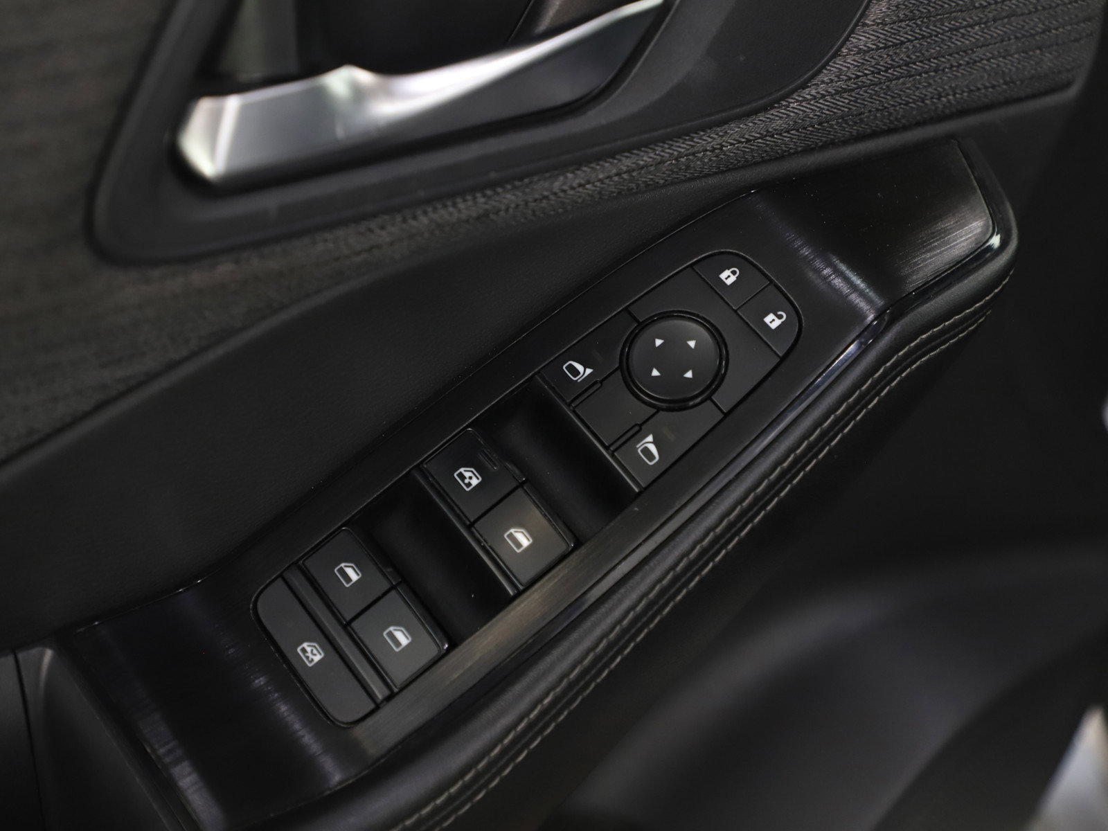 Used 2021 Nissan Rogue SV image 19