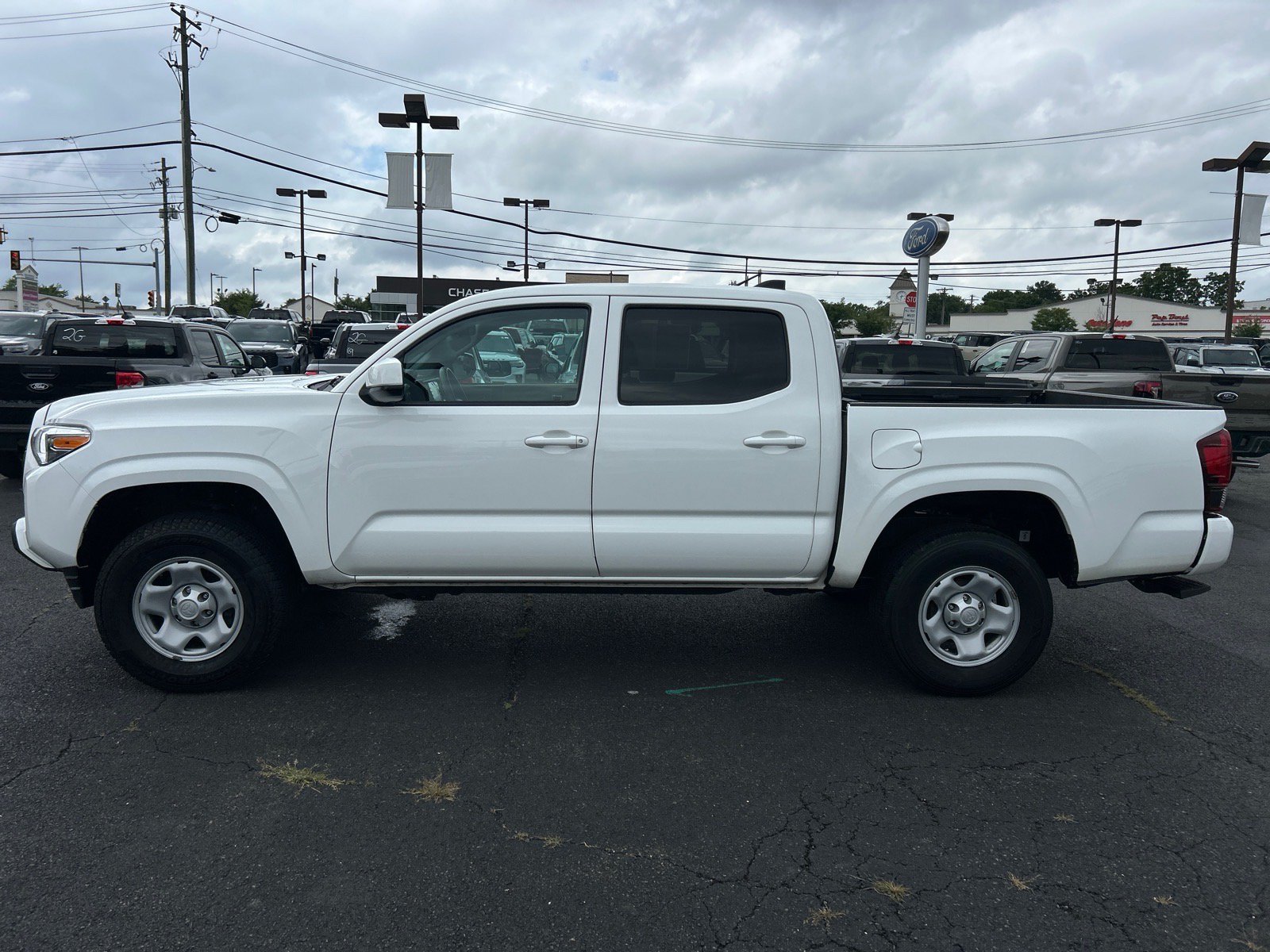Used 2023 Toyota Tacoma SR AWD/4WD image 4