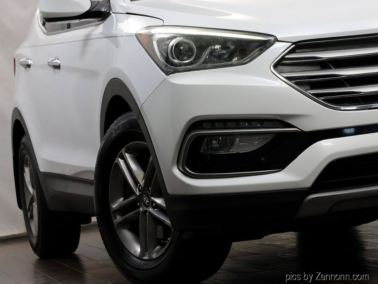 Used 2017 Hyundai Santa Fe Sport FWD image 4