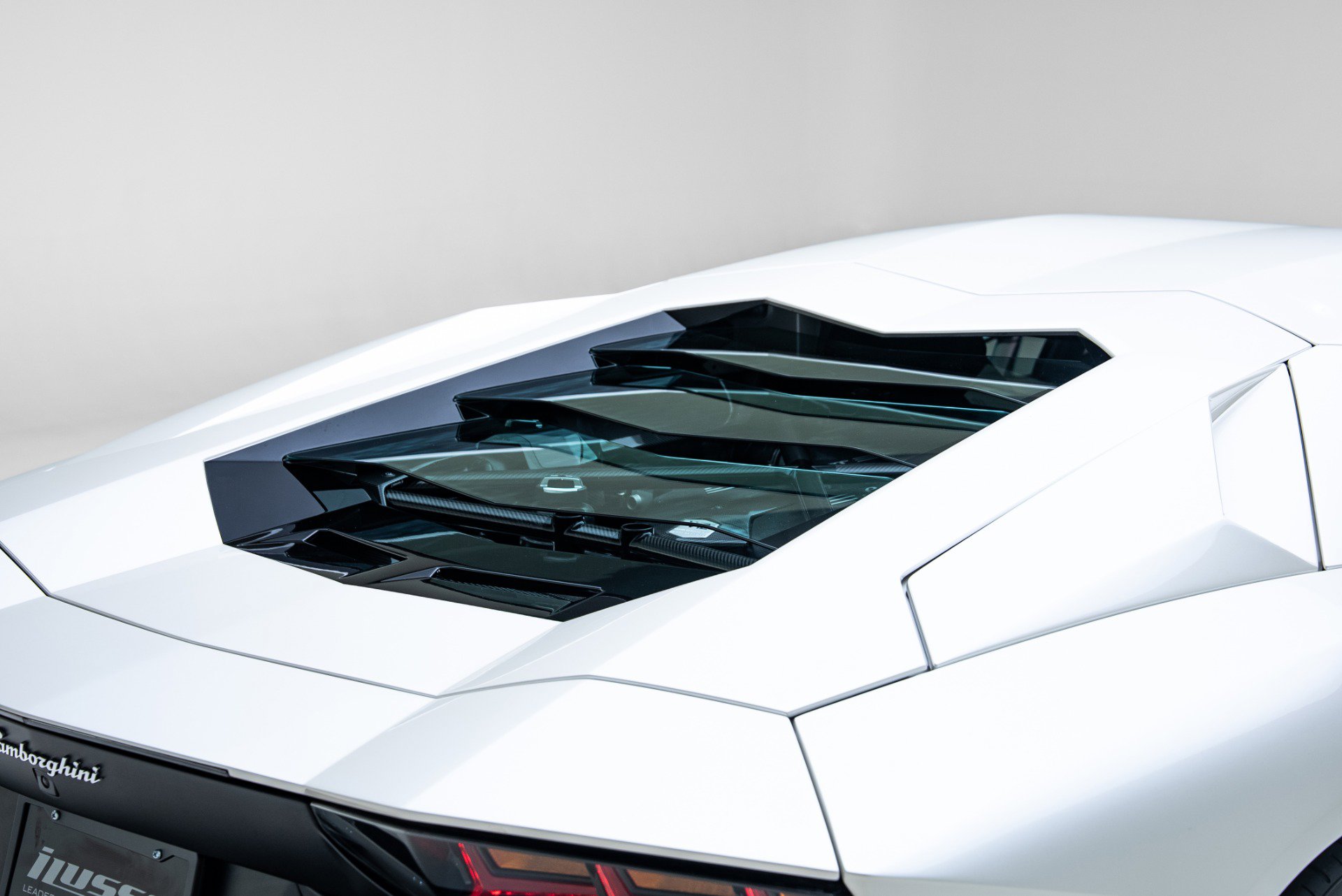 Used 2017 Lamborghini Aventador S image 30